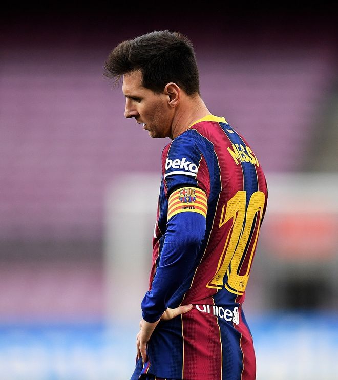 转折点巴塞罗那回应争议，欧冠加时末段攻防权衡，更衣室稳定，医务组通报恢复的简单介绍